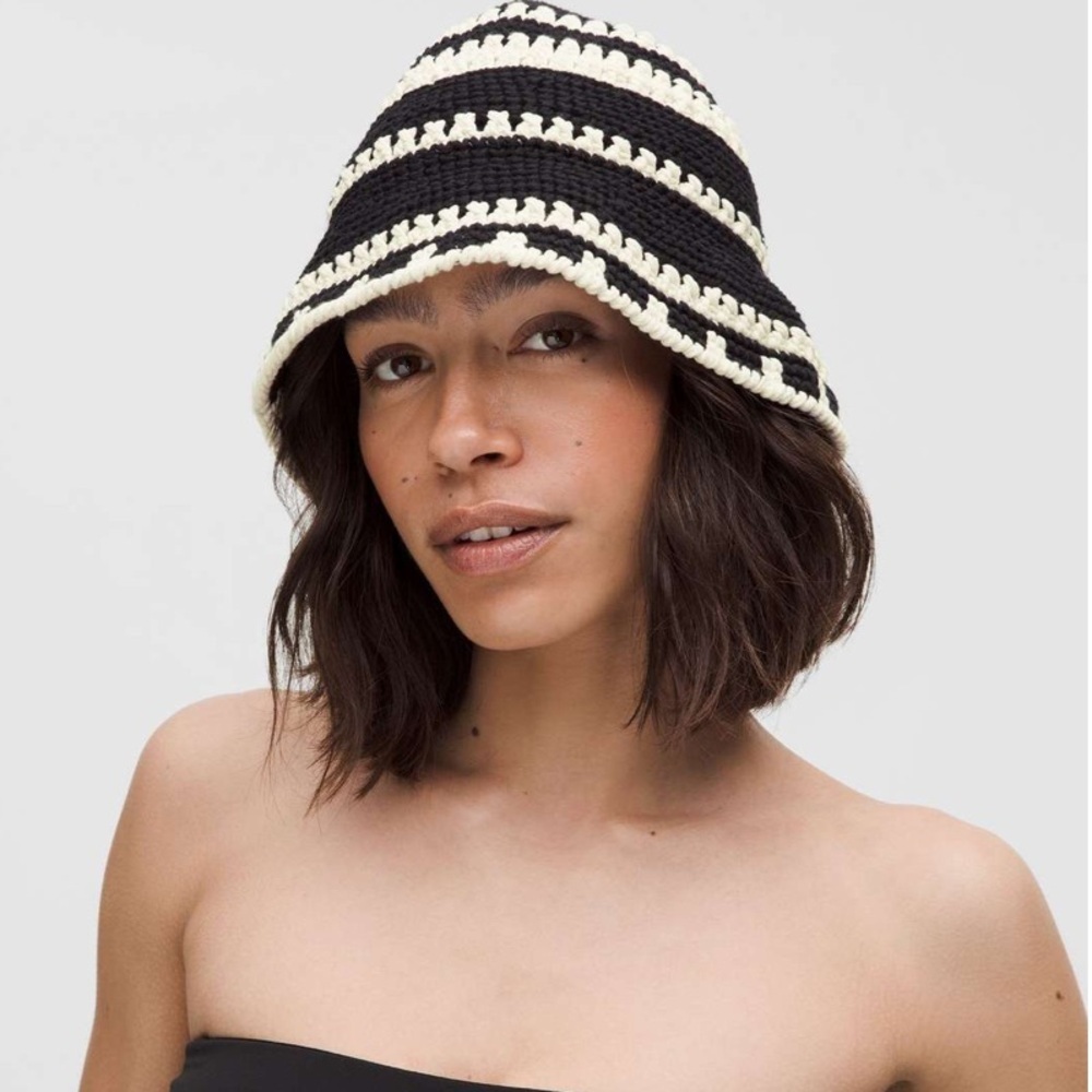 Lululemon Cotton Crochet Bucket Hat Size Small / Medium